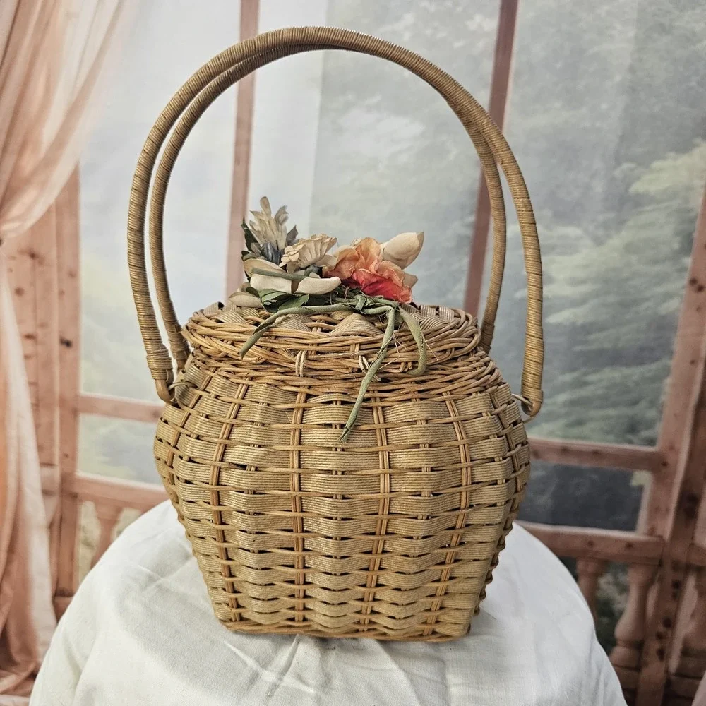 Vintage 1940's Wicker Basket Purse Handbag Top Handle Lid Millinery Flowers